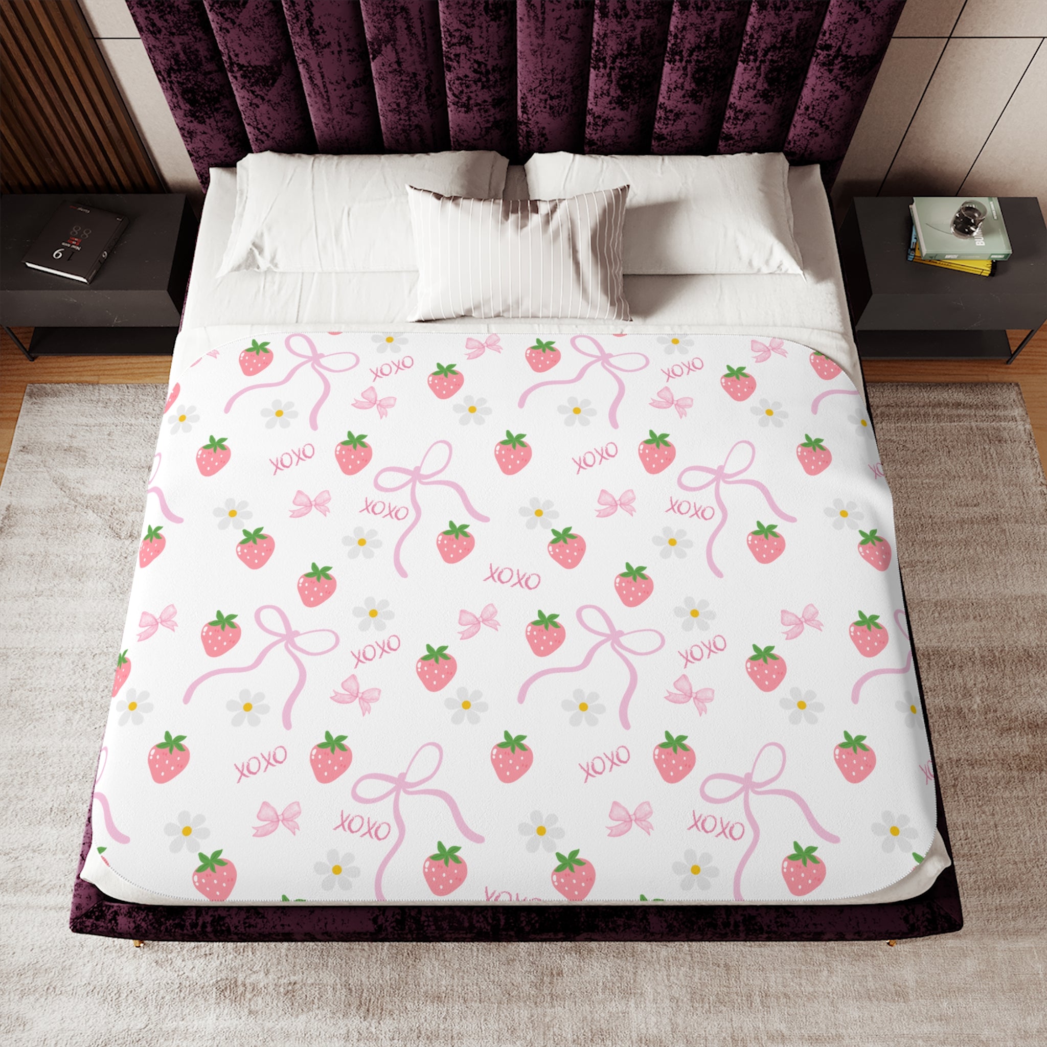 Strawberry Pattern Sherpa Blanket — Cozy Pink Fruit Print Throw